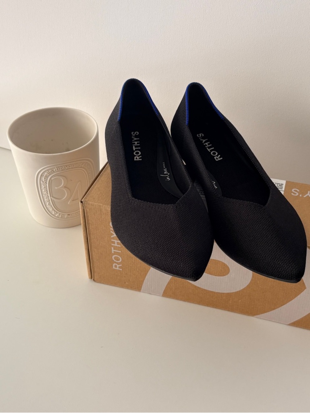 Rothy’s Black Pointed Flats 9.5 Wide | Blue Trim | Excellent Condition Like New - Picture 3 of 11